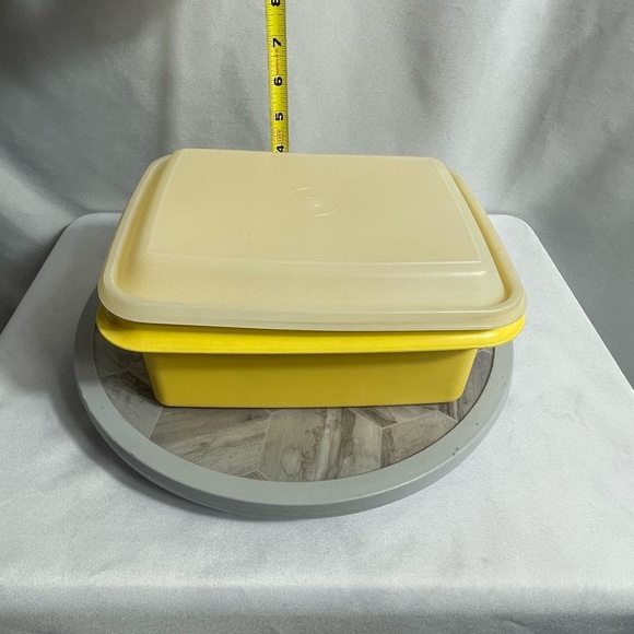 Vintage Tupperware Yellow Rectangular Marinating Keeper Container w/ Lid - Picture 8 of 8